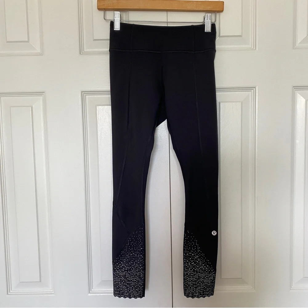 Lululemon Tight Stuff Reflective Scallop Hem Leggings
